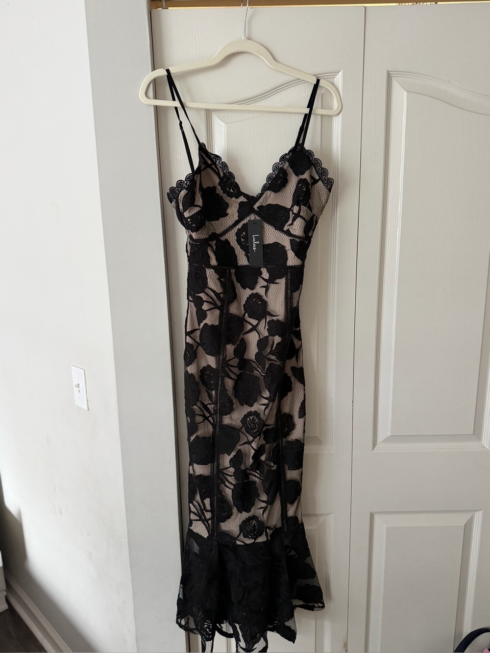 Lulus Alluring Dream Black Floral Mesh Lace Trumpet Midi Dress - Picture 6 of 7